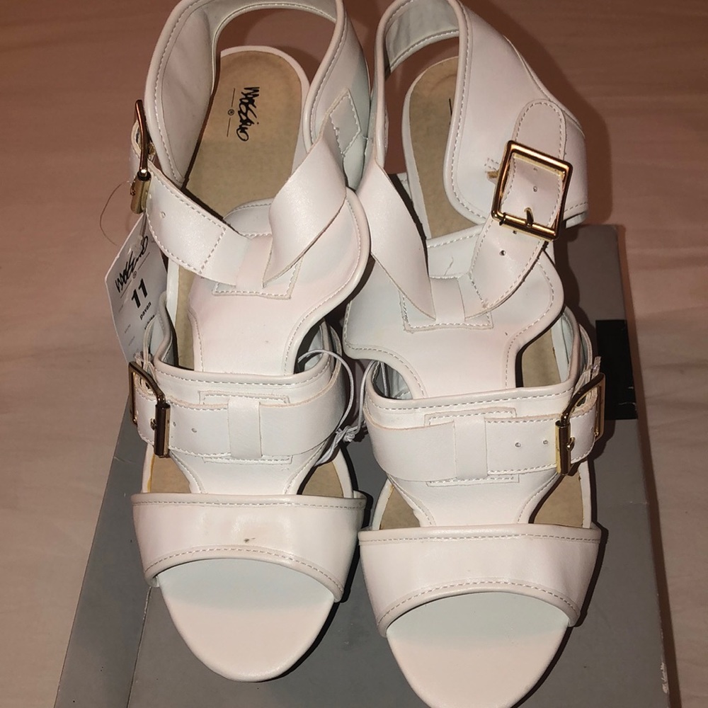 MOSSIMO White Heel Sandals NWT Size 11.